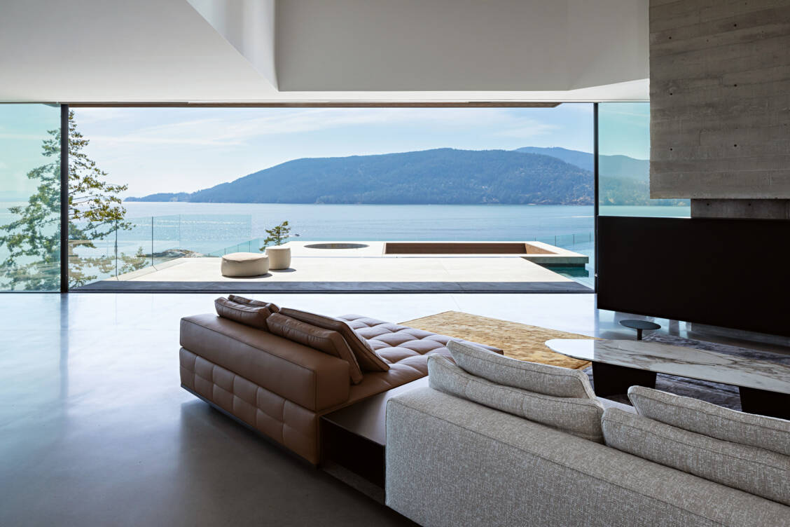 Black Cliff House, West Vancouver, BC, Canada