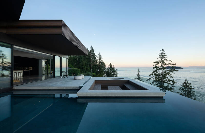 Black Cliff House, West Vancouver, BC, Canada